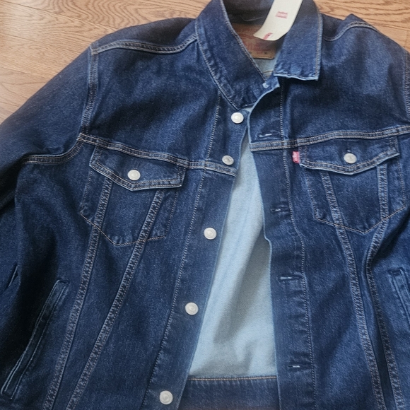 Levi's Blue jacket denim. Brand New With Tag Size XL. - Picture 3 of 4